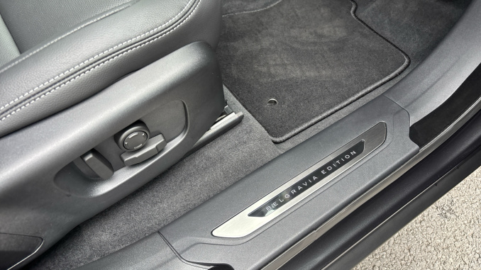 Land Rover Range Rover Velar 2.0 D200 MHEV Belgravia Edition 5dr Auto Diesel Estate - Image 30
